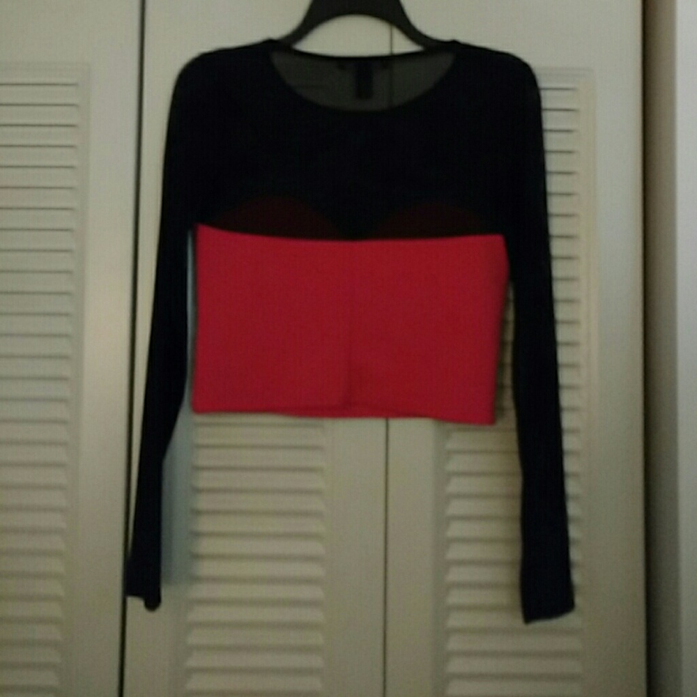 Pretty Top ๐ - Picture 2 of 4